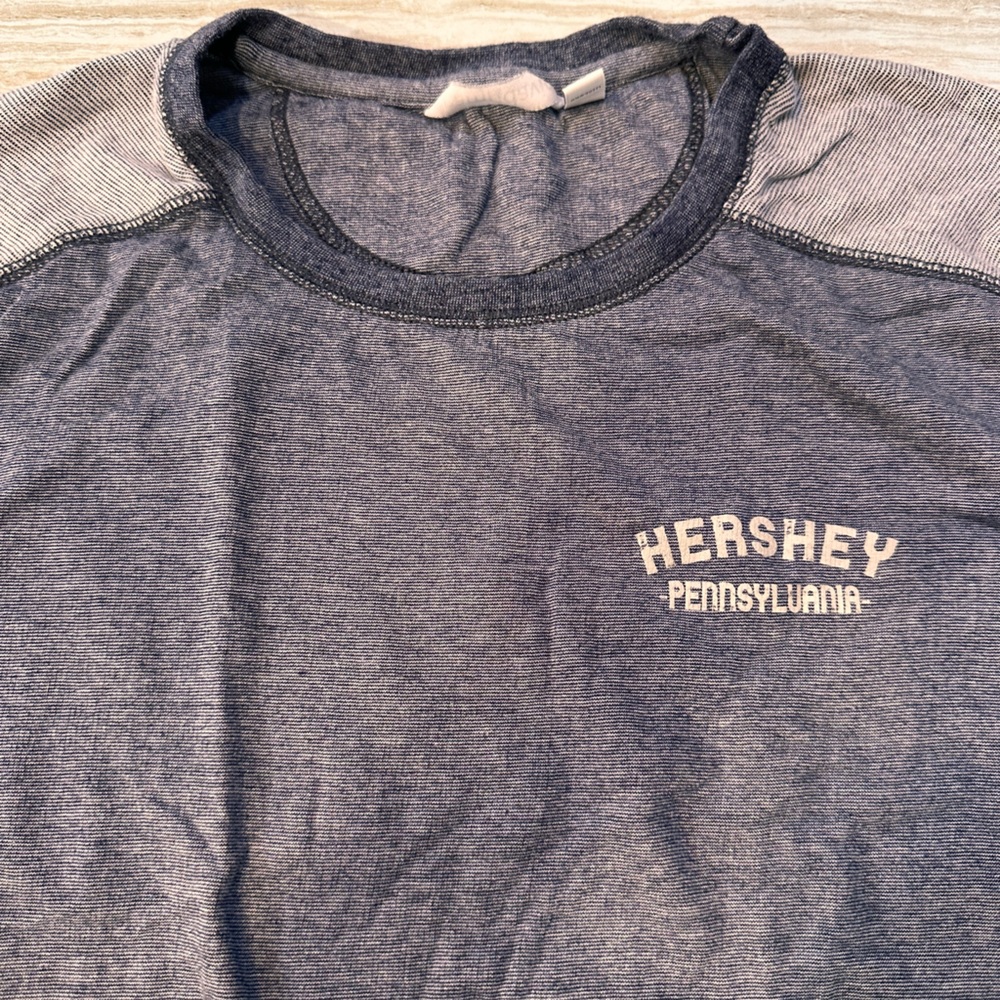 Hershey Pennsylvania Blue Long Sleeve T-Shirt
Size M
